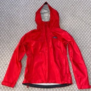 red patagonia wind breaker / rain jacket